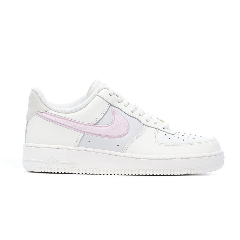 Nike W NIKE AIR FORCE 1 07 DQ0826-100