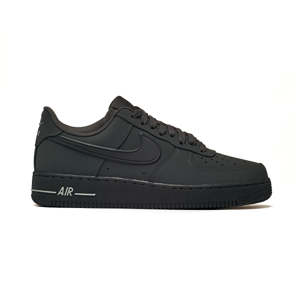 Nike AIR FORCE 1 '07...