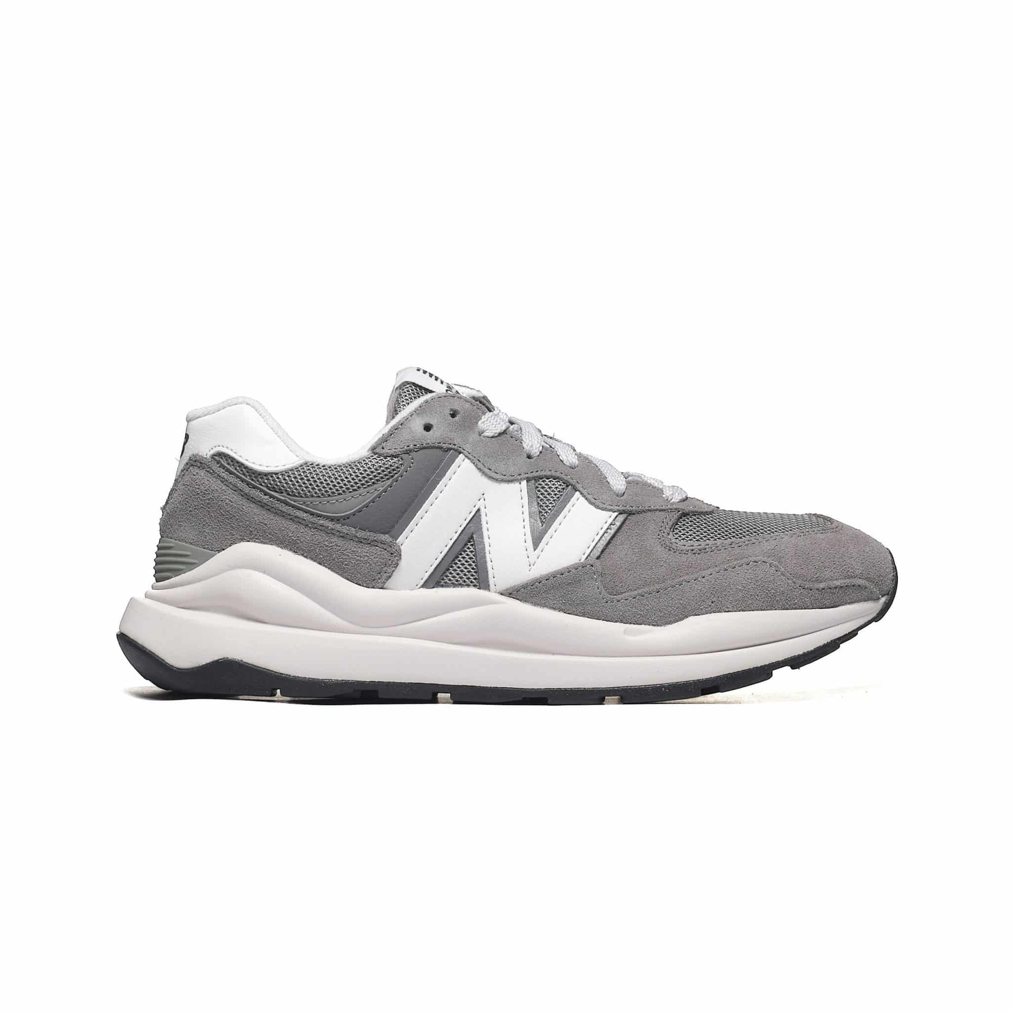 New Balance M5740VPB
